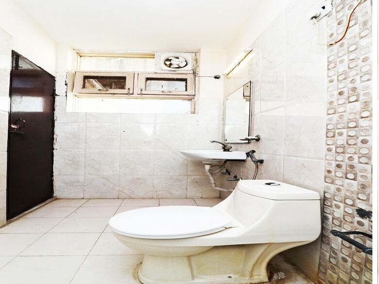 Hotel Oyo 8438 Dsr Residency