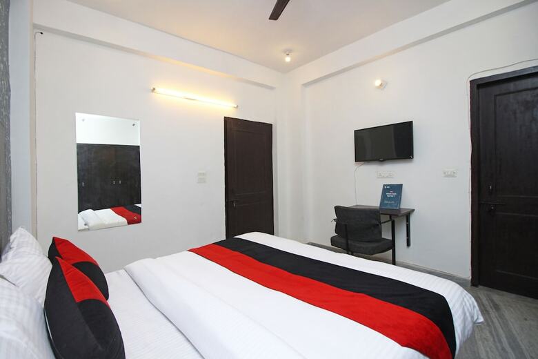 Hotel Oyo 9025 Viditva 1