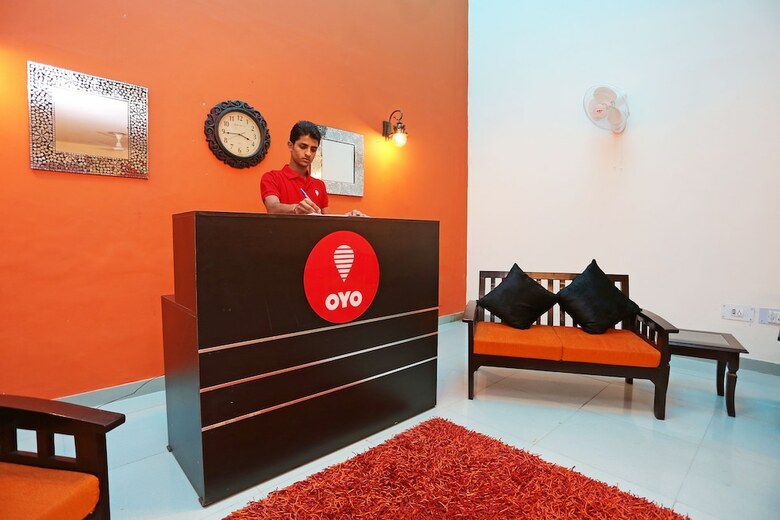 Oyo 9527 Hotel Mascot Quattro