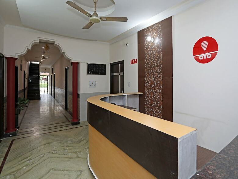 Hotel Oyo 9530 Kunal Residency