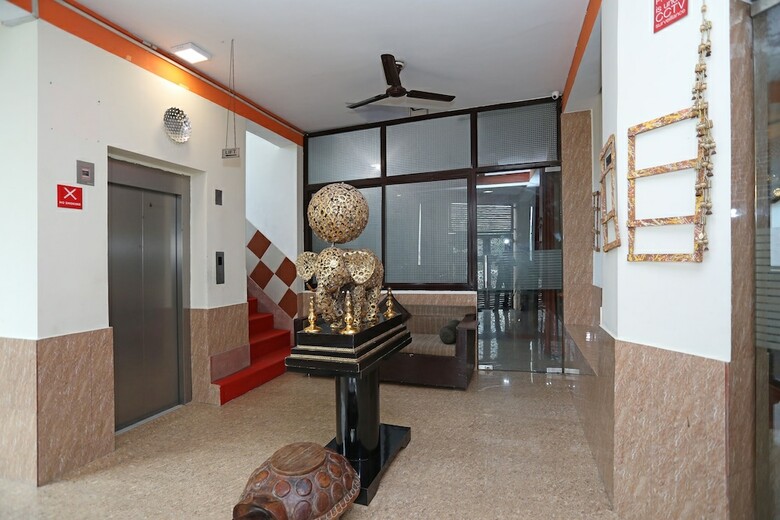 Oyo 9705 Hotel Paradise Residency