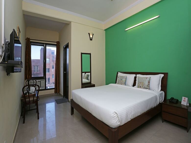 Hotel Oyo Flagship 238 Noida Sector 72