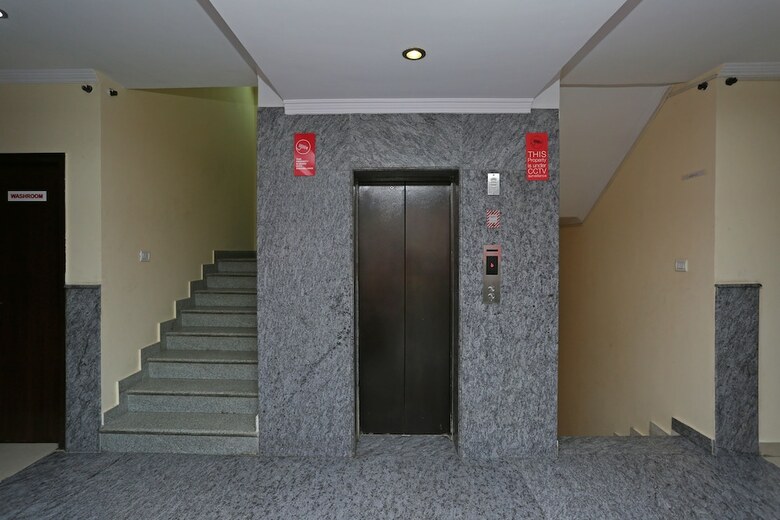 Hotel Oyo Flagship 238 Noida Sector 72