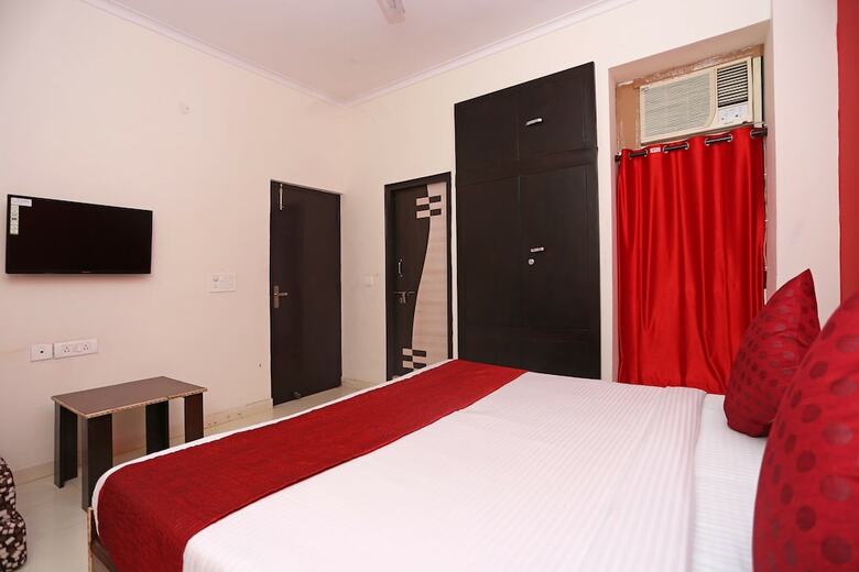 Hotel Oyo 9339 Terrene Empire
