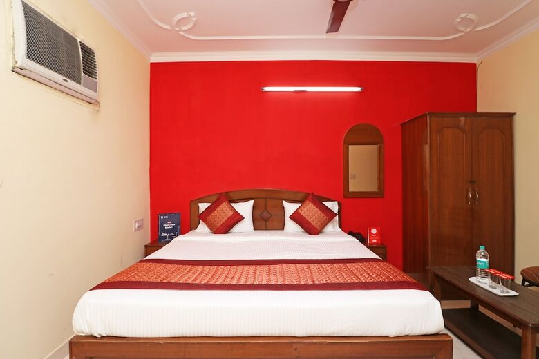 Hotel Oyo 10661 Dsr Classic