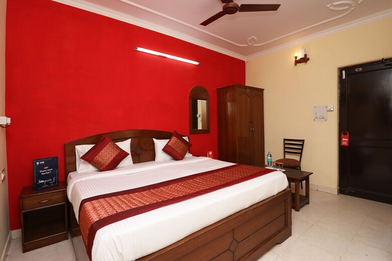 Hotel Oyo 10661 Dsr Classic