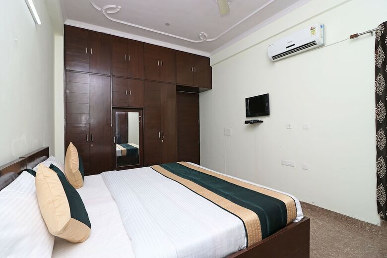 Hotel Oyo 10172 Dhruv Residency