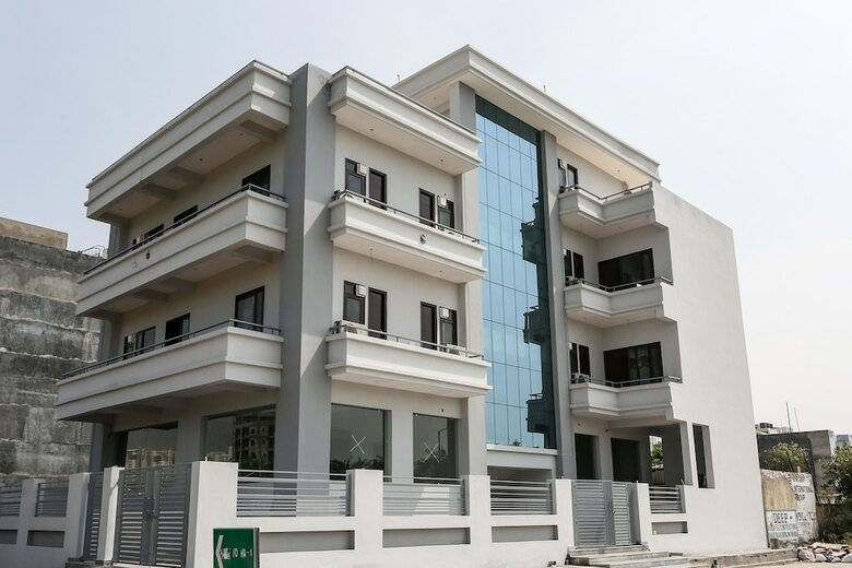 Oyo 9935 Hotel Mango House