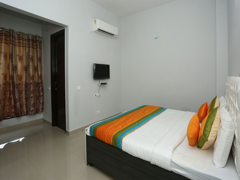 Oyo 9935 Hotel Mango House