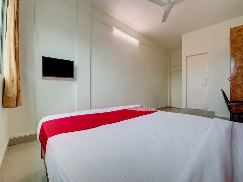 Hotel Oyo Flagship 307 Pimpri Pune