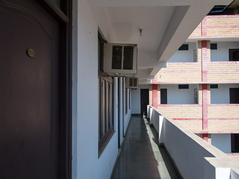 Oyo 10323 Hotel Gorbandh