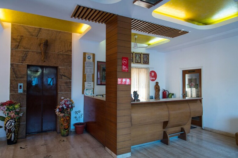 Oyo 10323 Hotel Gorbandh