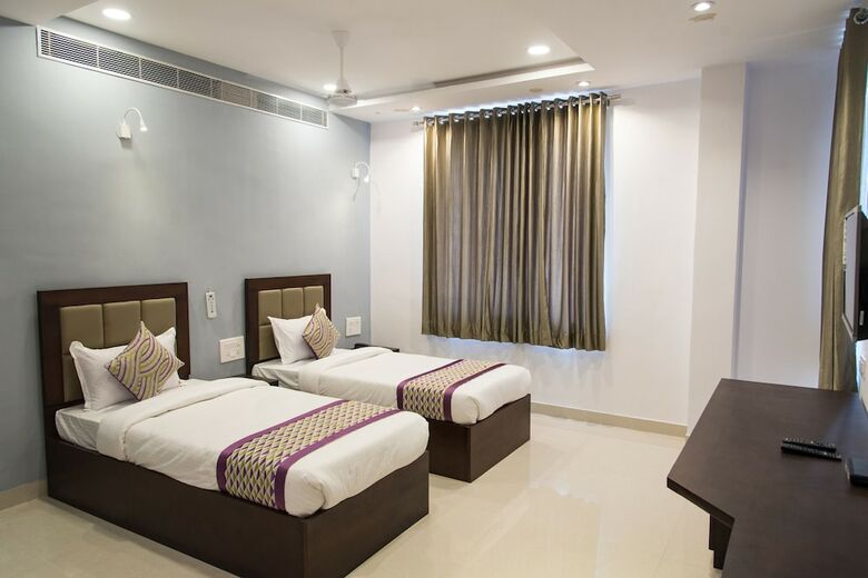 Oyo 10147 Hotel Icon
