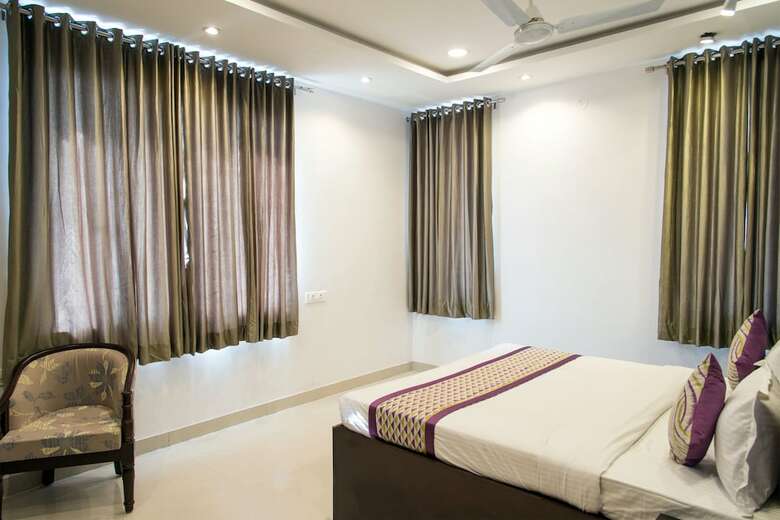 Oyo 10147 Hotel Icon