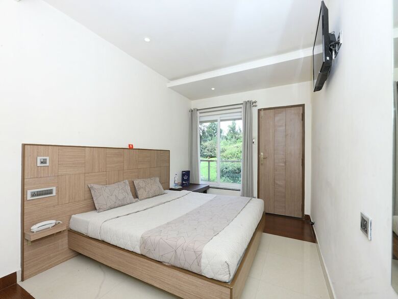 Hotel Oyo 4943 Sandanams Villa