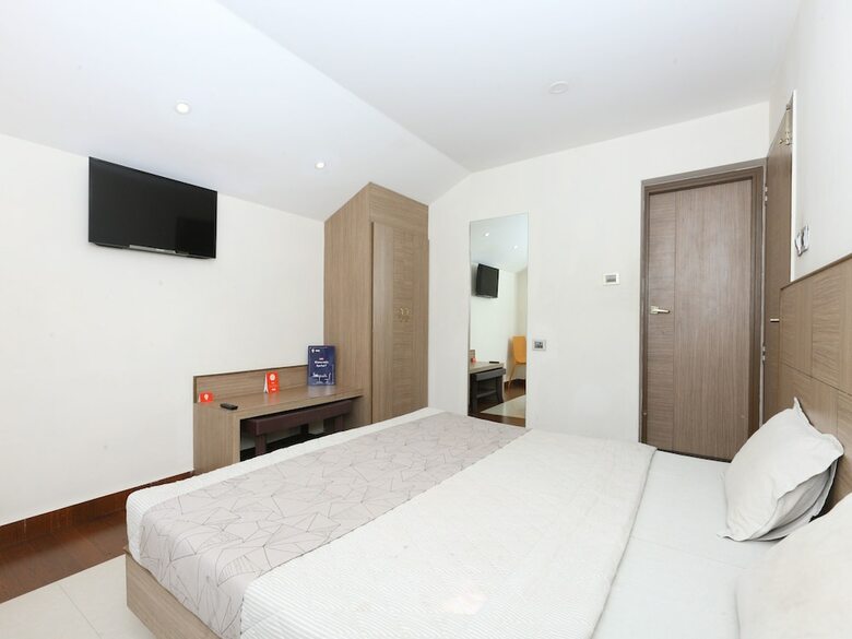 Hotel Oyo 4943 Sandanams Villa