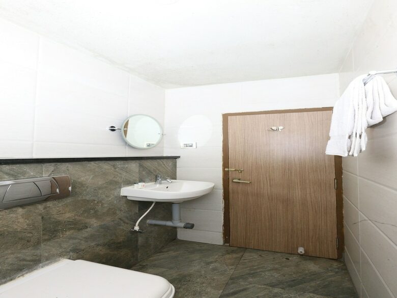 Hotel Oyo 4943 Sandanams Villa