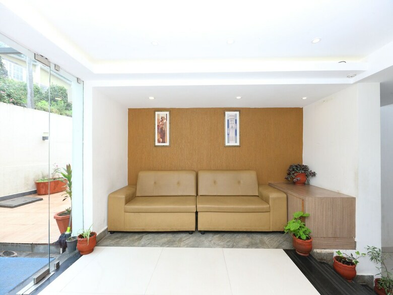 Hotel Oyo 4943 Sandanams Villa