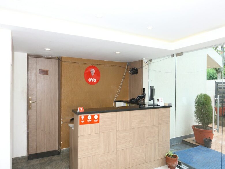Hotel Oyo 4943 Sandanams Villa