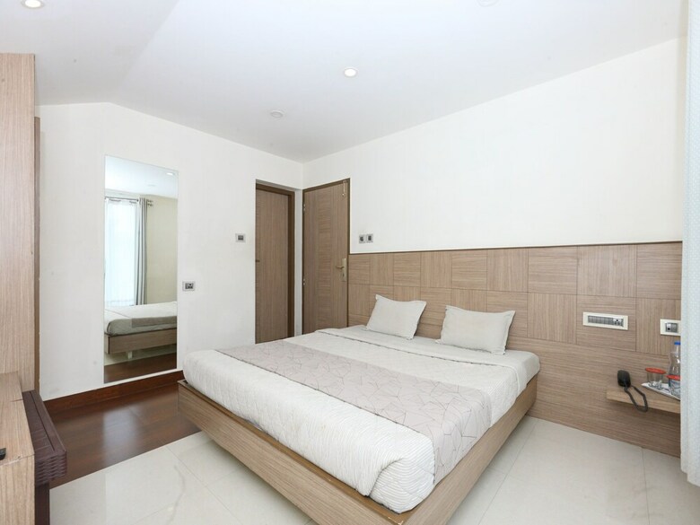 Hotel Oyo 4943 Sandanams Villa