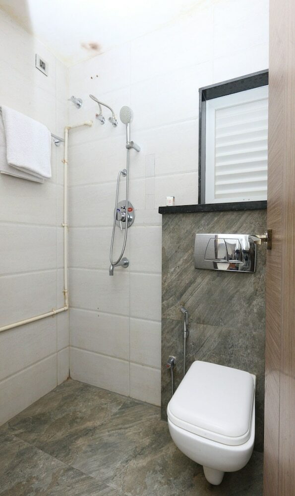 Hotel Oyo 4943 Sandanams Villa