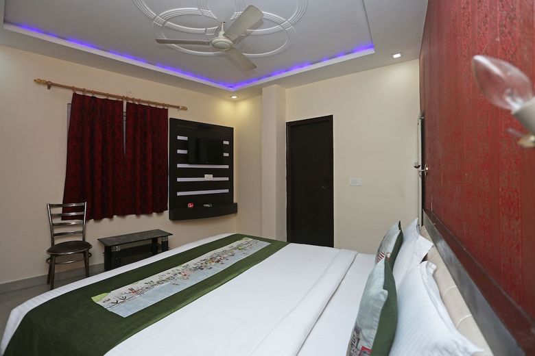 Hotel Oyo 9369 Raj Paradise
