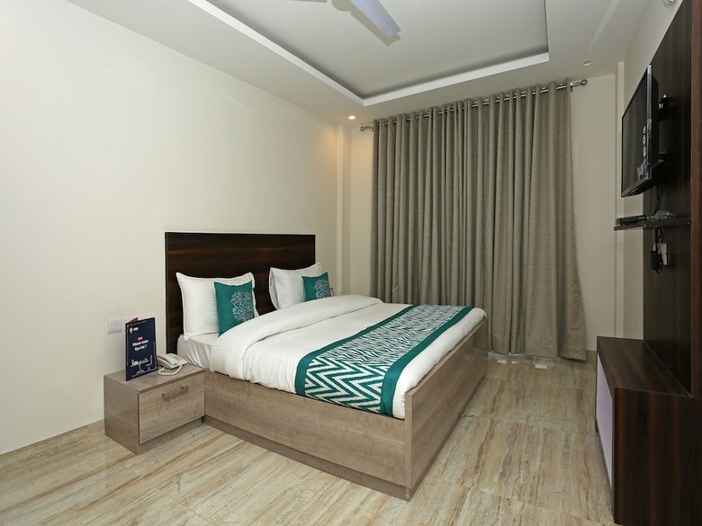 Oyo 11340 Hotel Lakshmi Palace