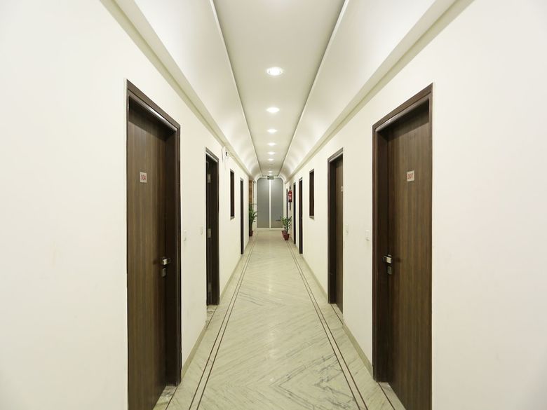 Oyo 11340 Hotel Lakshmi Palace