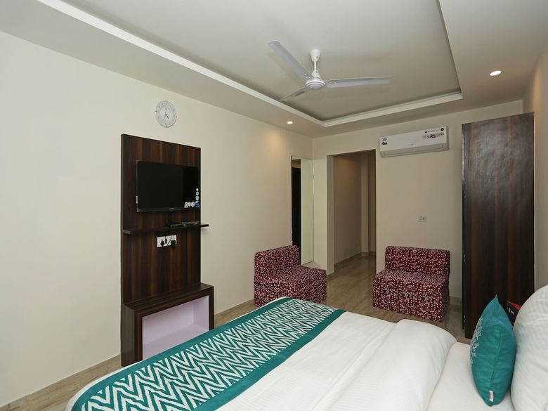 Oyo 11340 Hotel Lakshmi Palace