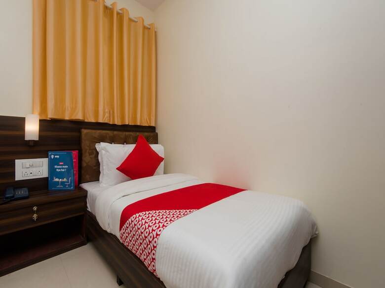 Oyo 11706 Hotel Avion Park