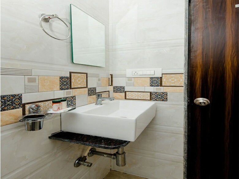Oyo 11706 Hotel Avion Park