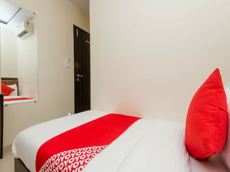 Oyo 11706 Hotel Avion Park