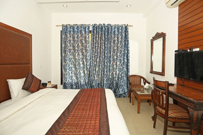 Hotel Oyo 8337 Dlf Phase 4
