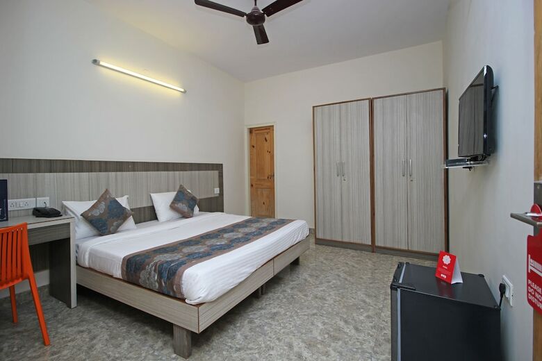 Homely Hotel Near Sector 31 Gurgaon