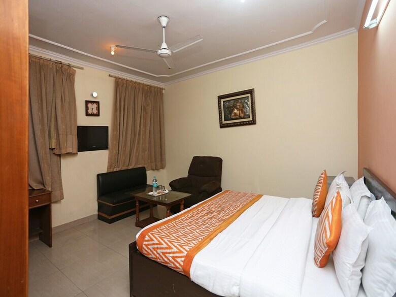 Oyo 542 Hotel Kalkaji Residency