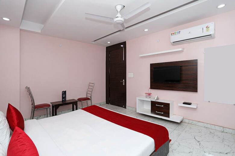 Hotel Oyo 10559 Pitampura