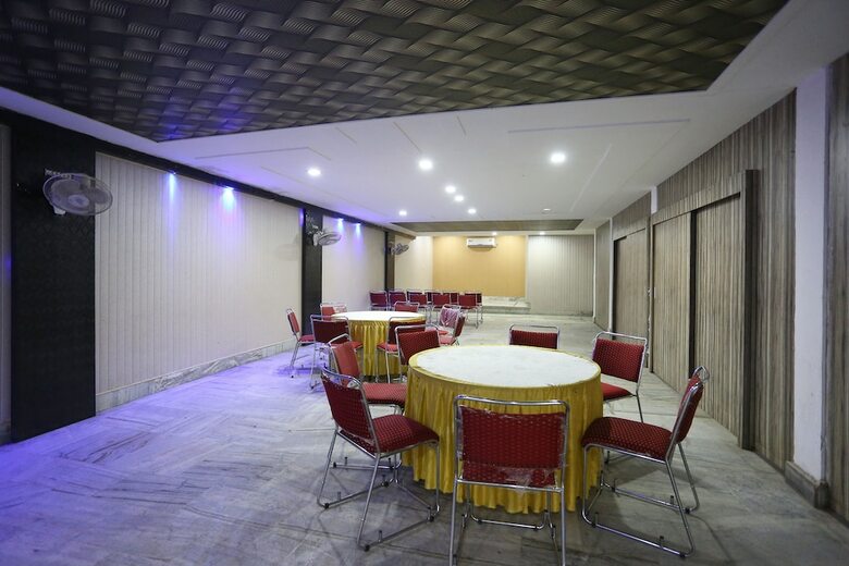 Oyo 2862 Hotel Kanha Continental