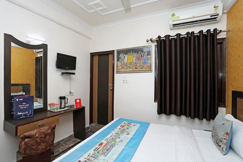 Hotel Oyo 10961 Near Railway Station