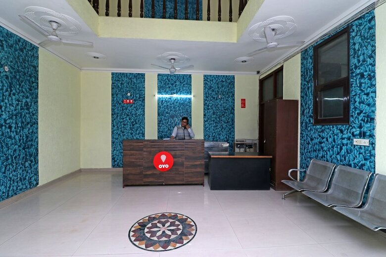 Hotel Oyo 10747 Vashu Residency