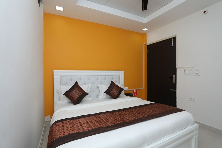 Hotel Oyo 10916 Aashirwad Residency