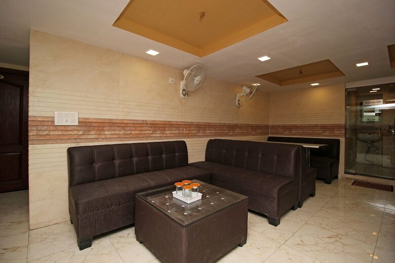 Oyo 4883 Duke Hotel