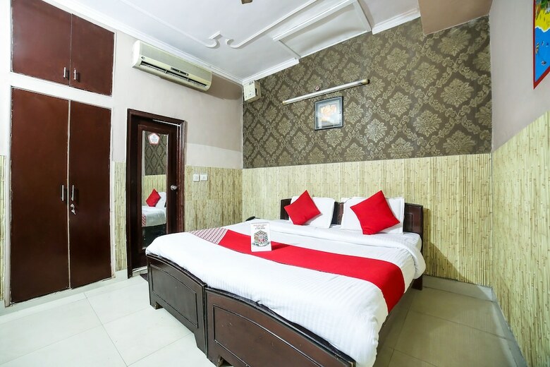 Hotel Oyo 10758 Crossroads Inn