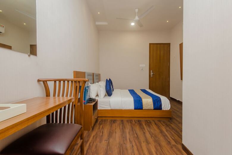 Oyo 11015 Hotel Airside