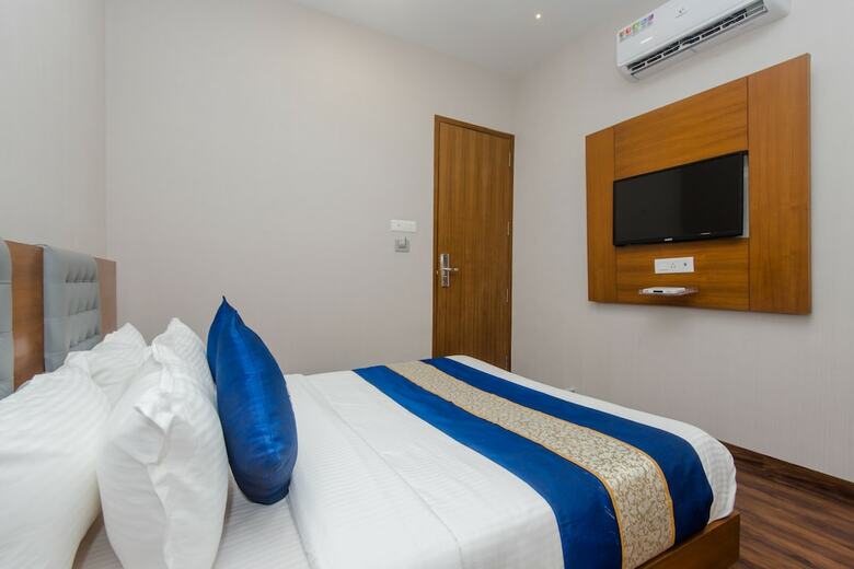 Oyo 11015 Hotel Airside