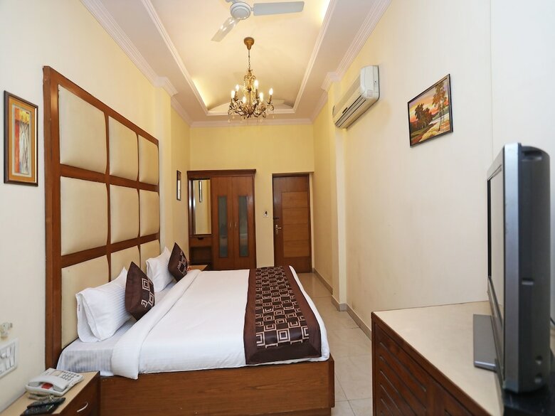 Oyo 10750 Hotel Vivek