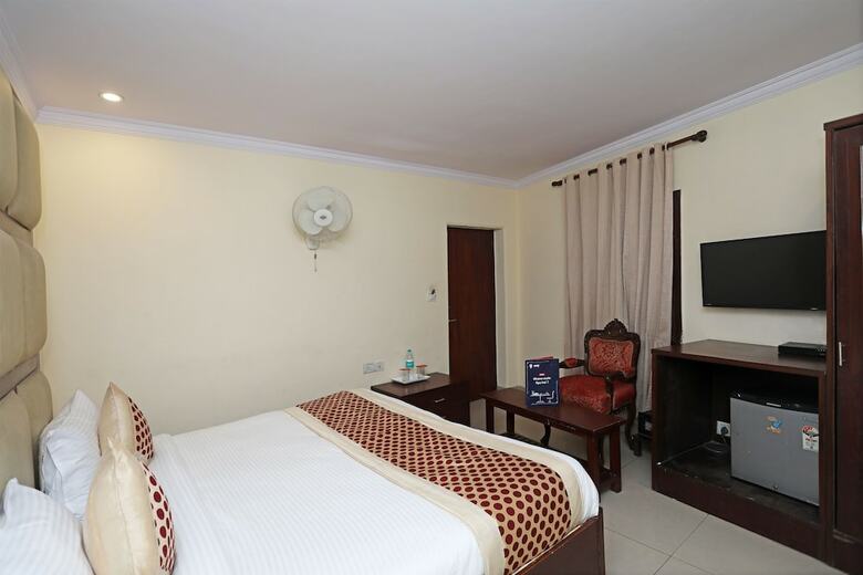 Oyo 10750 Hotel Vivek