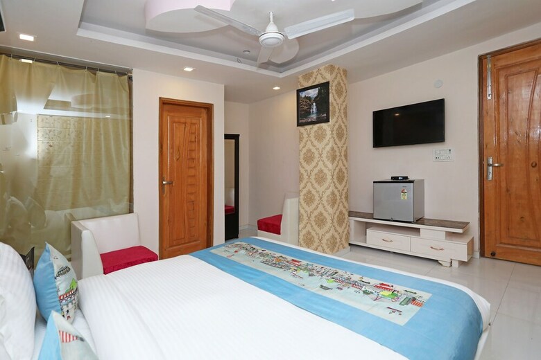 Oyo 10558 Hotel Qlark
