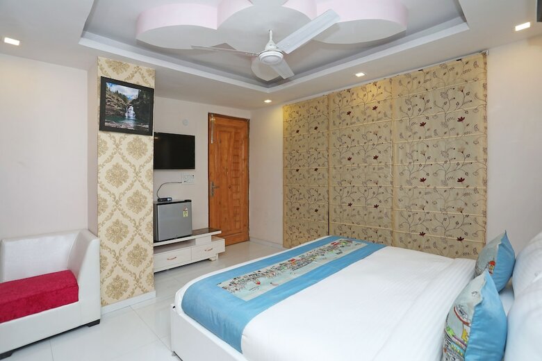 Oyo 10558 Hotel Qlark