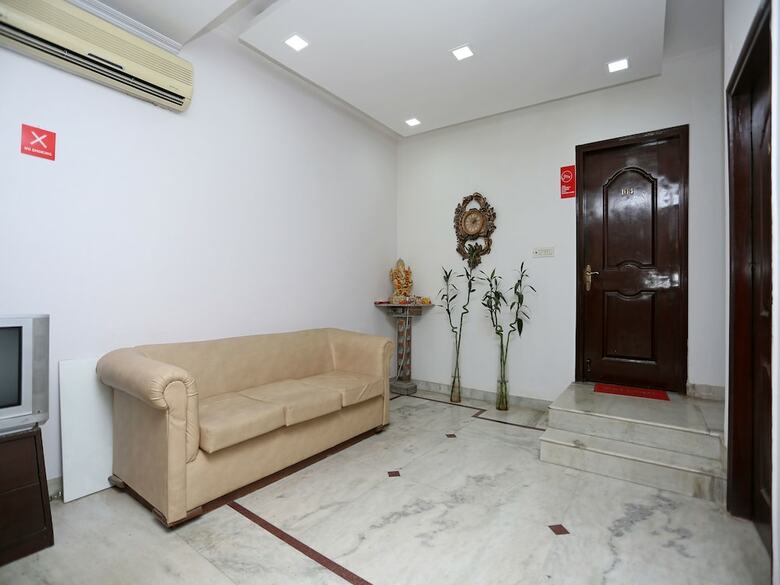 Oyo 1879 Hotel Imperial Inn
