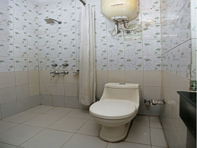 Oyo 1879 Hotel Imperial Inn